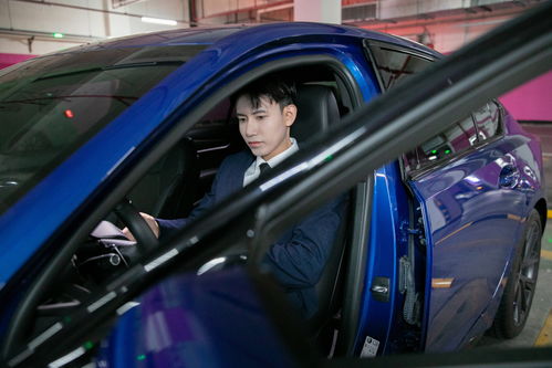 駕馭成功 商務人士與豪車銷售的攝影藝術